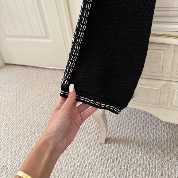 Zara Black Stitched Crop Sweater - Picture 2 of 5